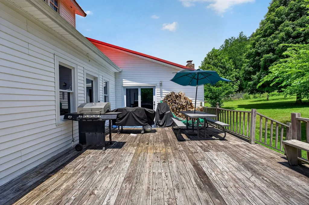 283 Hunting Creek Road Whitleyville TN 38588