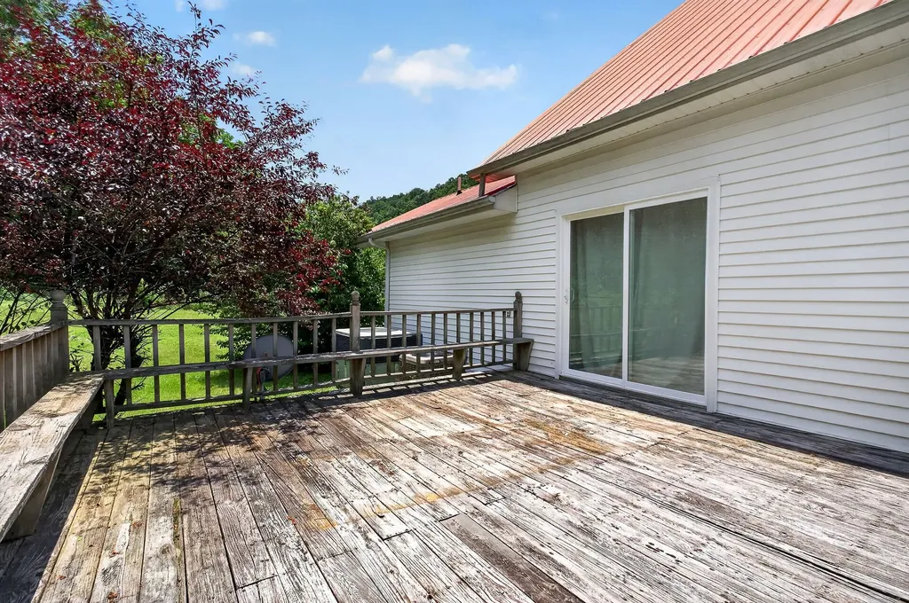 283 Hunting Creek Road Whitleyville TN 38588