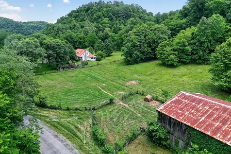 283 Hunting Creek Road Whitleyville TN 38588