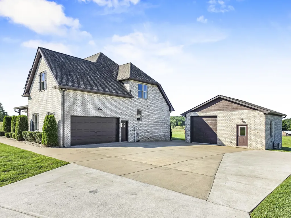 3070 SE Tater Peeler Road Lebanon TN 37090