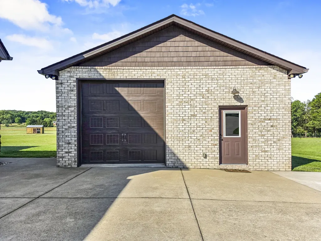 3070 SE Tater Peeler Road Lebanon TN 37090