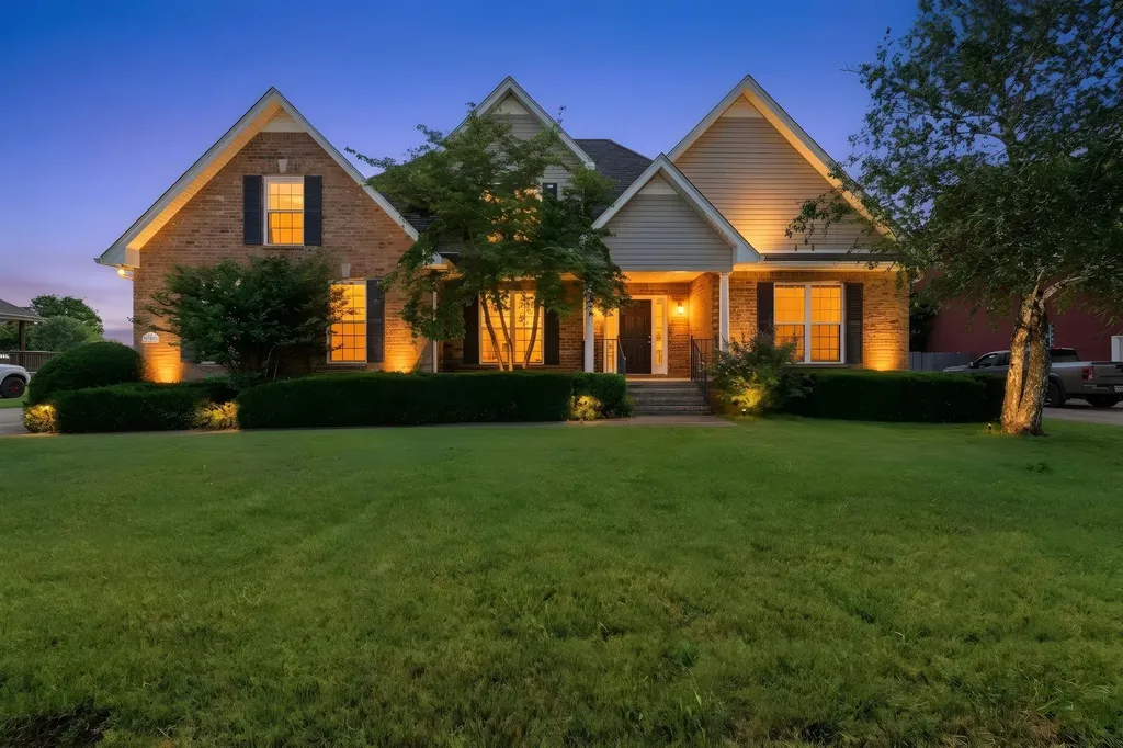 3085 Schoolside Street Murfreesboro TN 37128