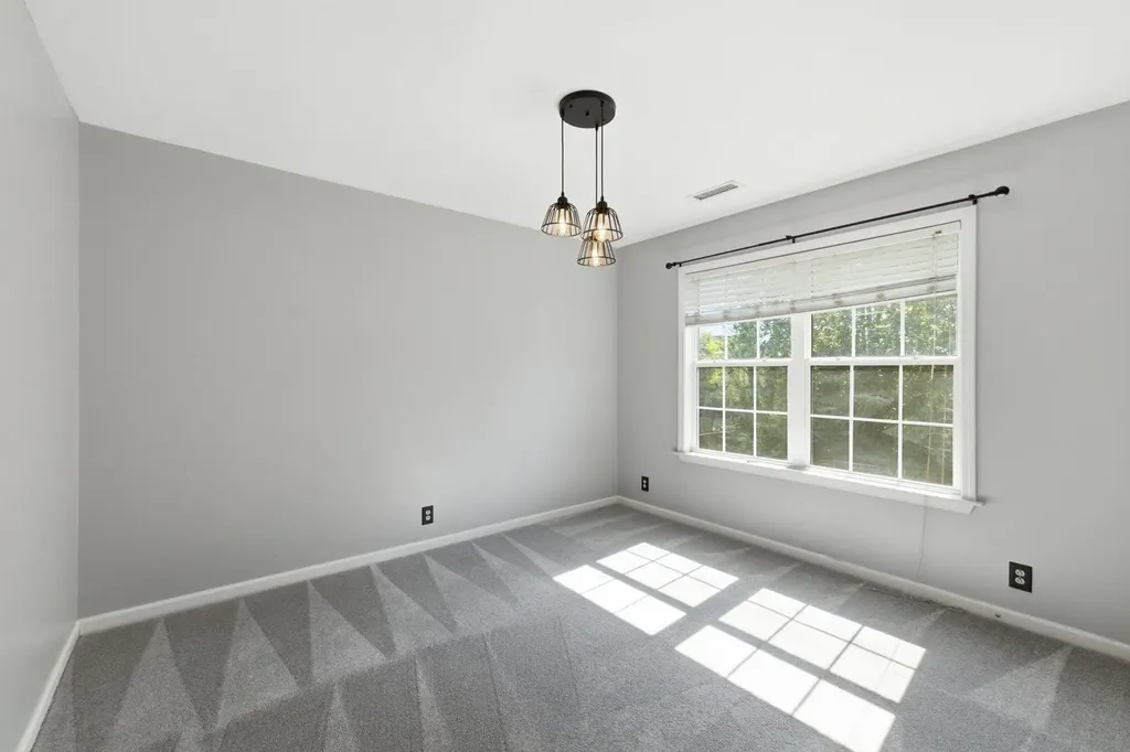 3085 Schoolside Street Murfreesboro TN 37128