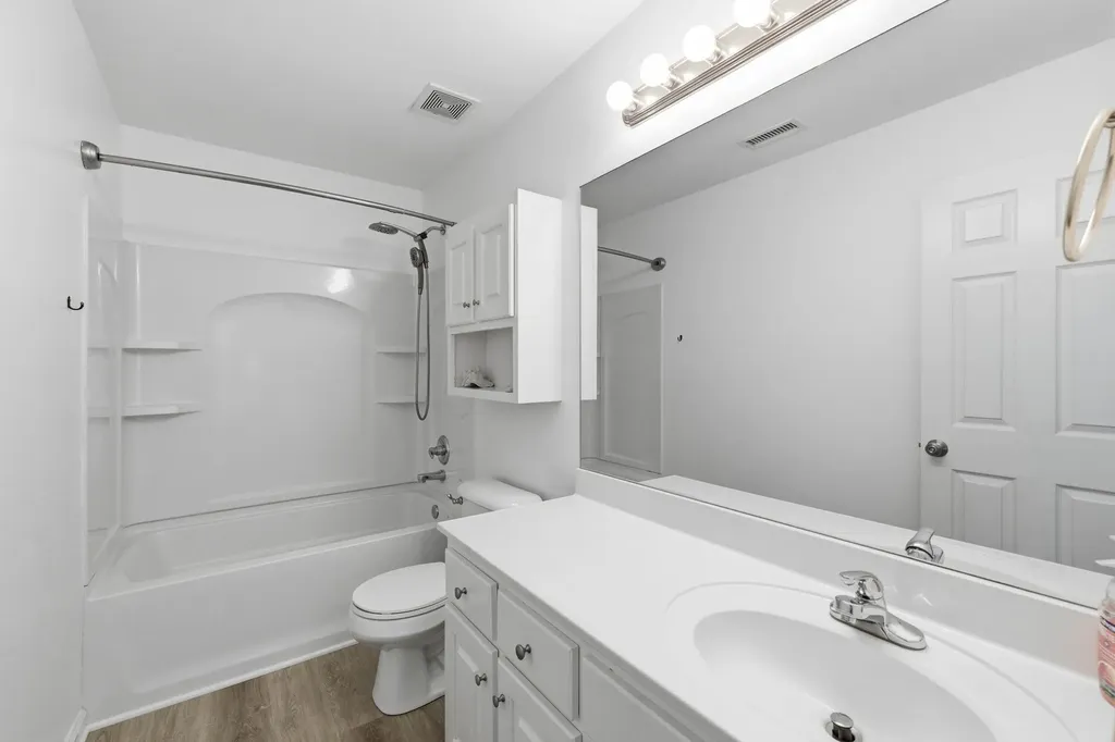 3085 Schoolside Street Murfreesboro TN 37128