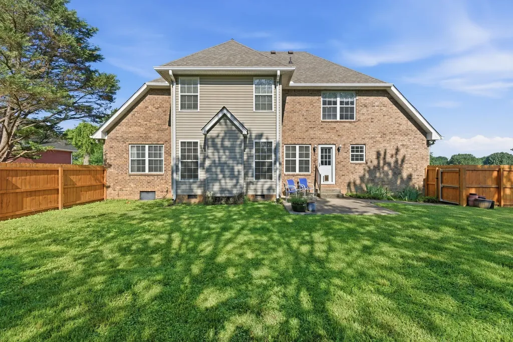 3085 Schoolside Street Murfreesboro TN 37128