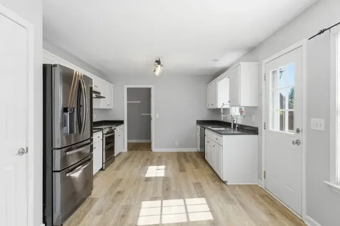 3085 Schoolside Street Murfreesboro TN 37128