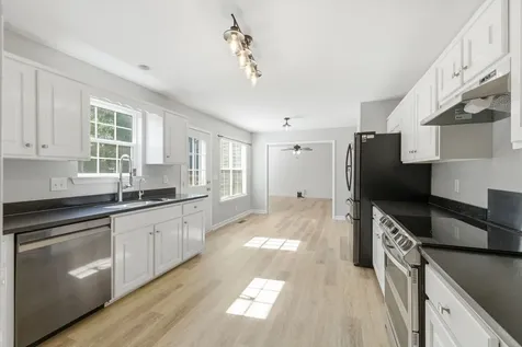 3085 Schoolside Street Murfreesboro TN 37128