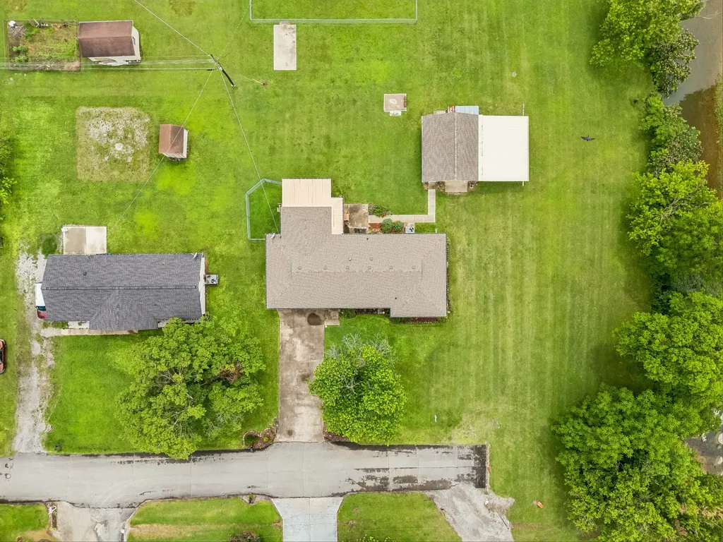 112 Sherwood Drive Waverly TN 37185