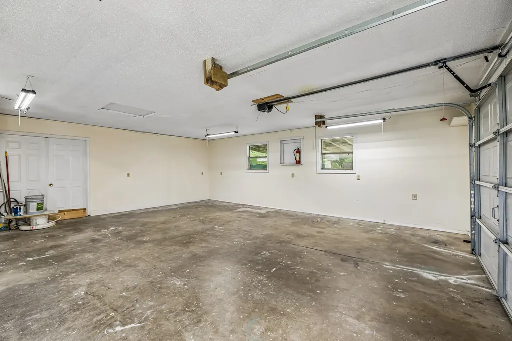 112 Sherwood Drive Waverly TN 37185