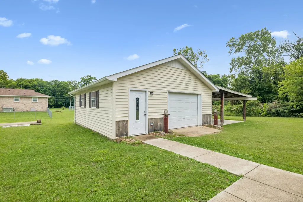 112 Sherwood Drive Waverly TN 37185