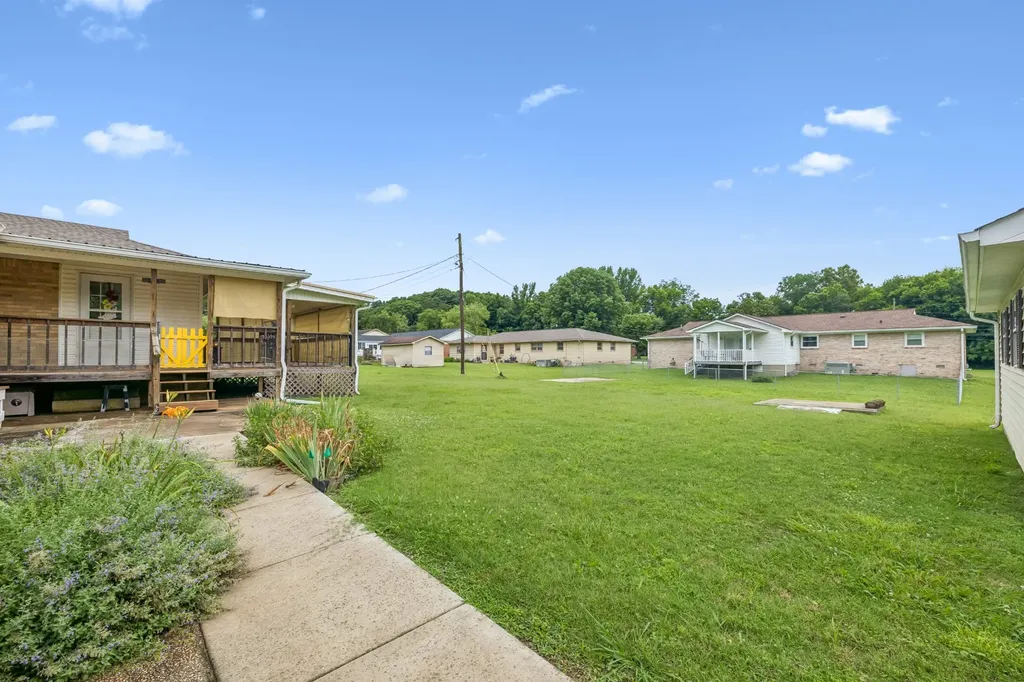 112 Sherwood Drive Waverly TN 37185