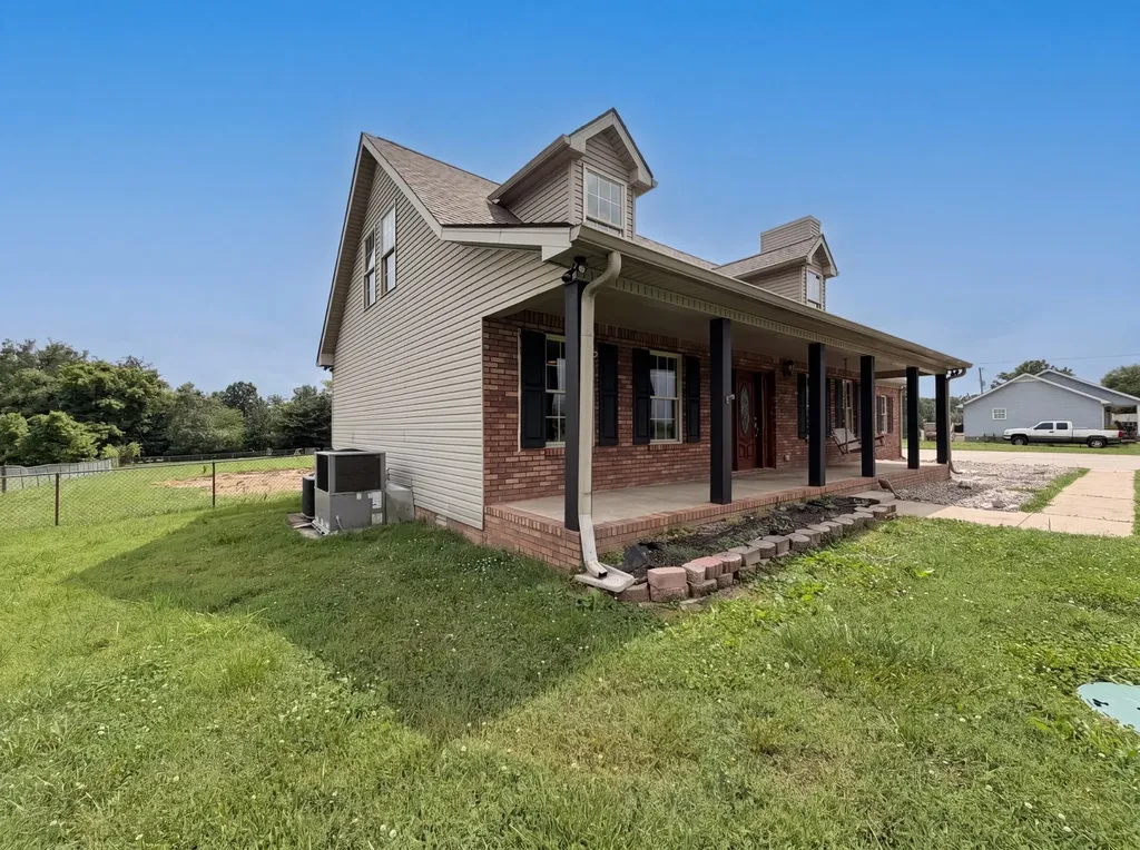 4523 Atkins Road Cedar Hill TN 37032