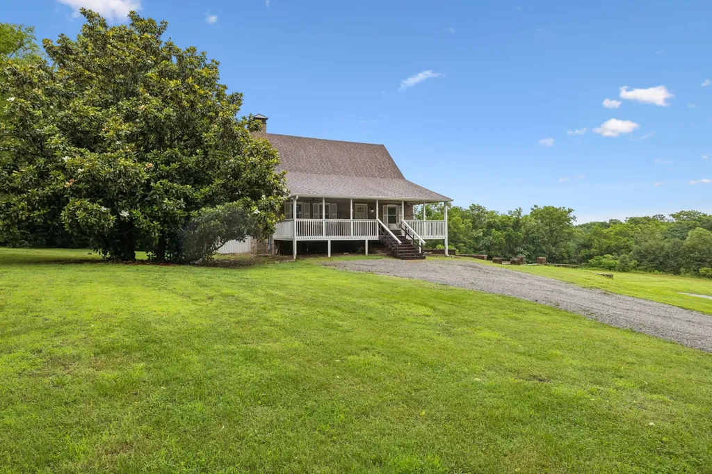 2758 Standing Oak Drive Thompsons Station TN 37179
