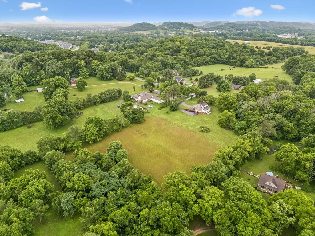 2758 Standing Oak Drive Thompsons Station TN 37179