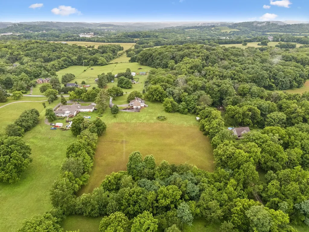 2758 Standing Oak Drive Thompsons Station TN 37179
