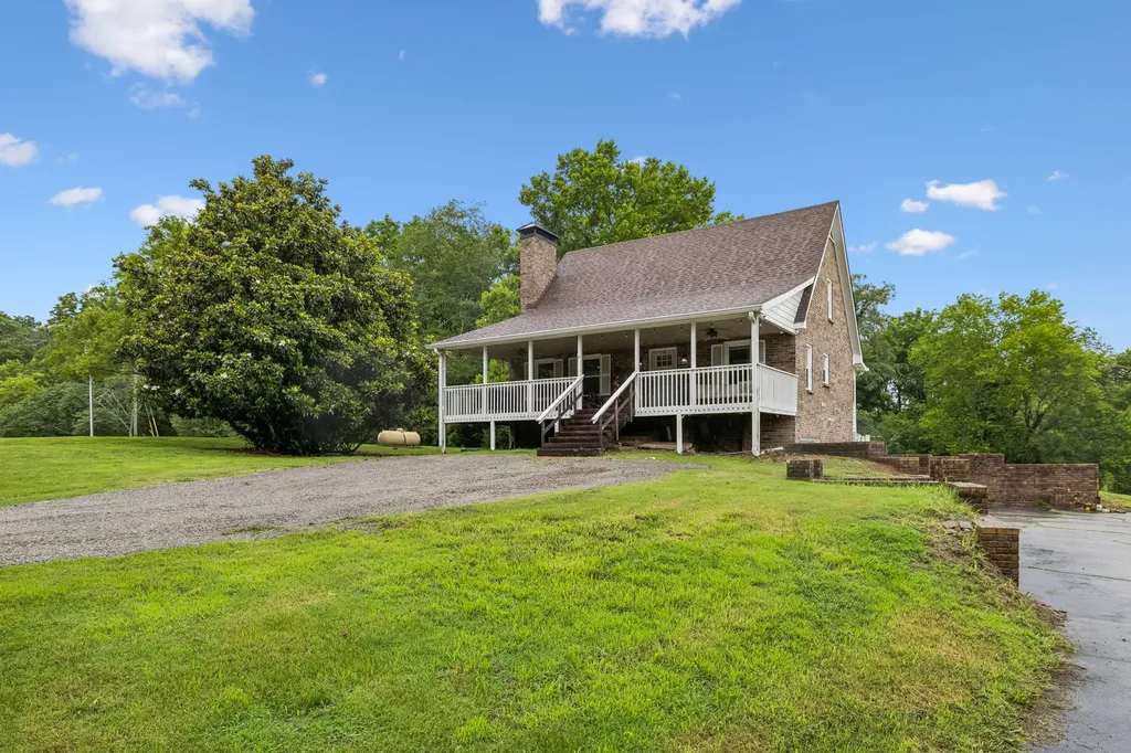 2758 Standing Oak Drive Thompsons Station TN 37179