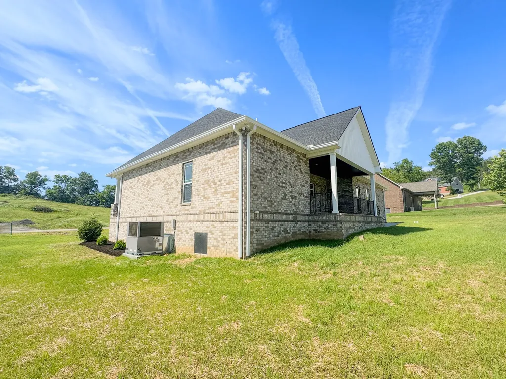 480 Bridle Path Lane Hartsville TN 37074