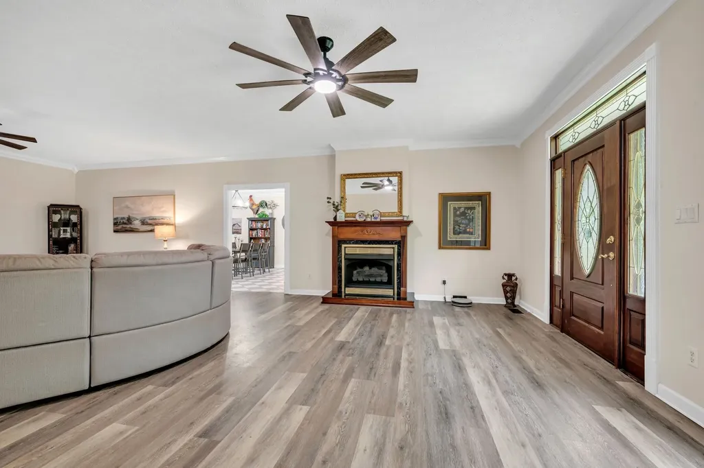 398 N Hummingbird Lane Dickson TN 37055