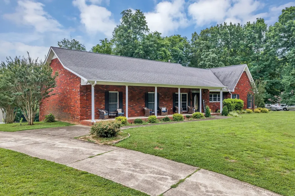 398 N Hummingbird Lane Dickson TN 37055