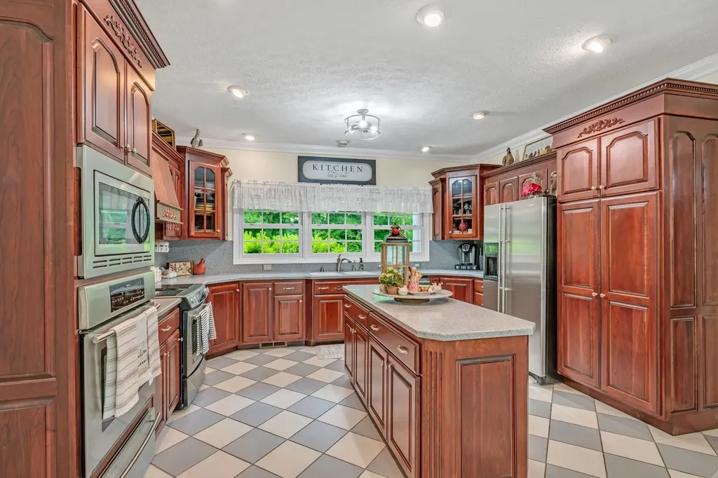 398 N Hummingbird Lane Dickson TN 37055