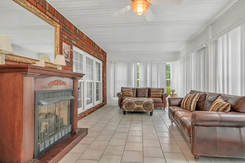 398 N Hummingbird Lane Dickson TN 37055