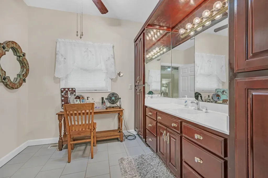 398 N Hummingbird Lane Dickson TN 37055