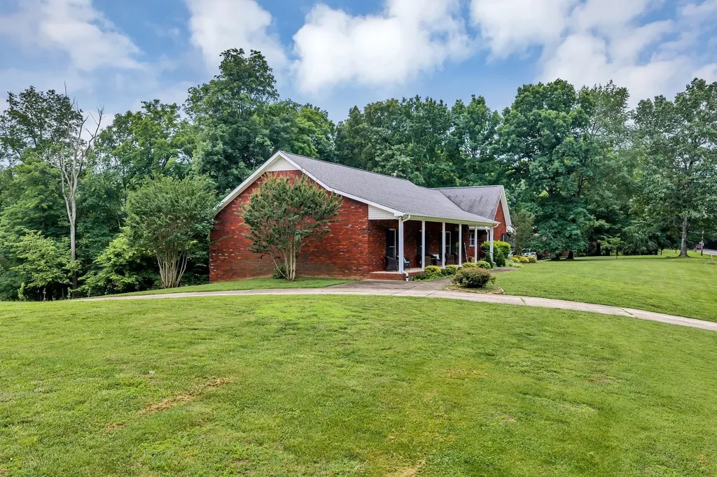 398 N Hummingbird Lane Dickson TN 37055