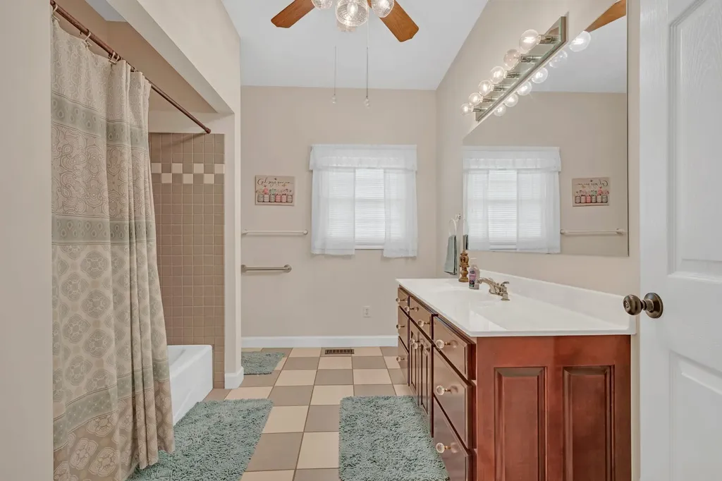 398 N Hummingbird Lane Dickson TN 37055