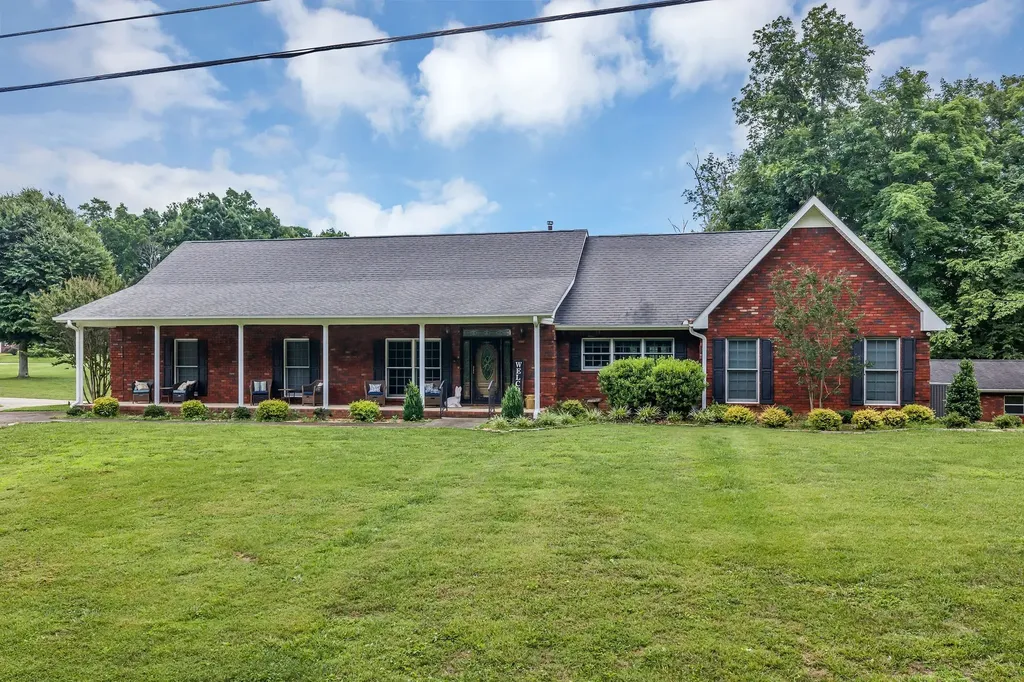 398 N Hummingbird Lane Dickson TN 37055