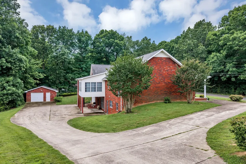 398 N Hummingbird Lane Dickson TN 37055