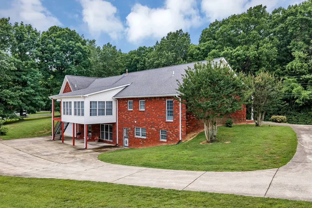 398 N Hummingbird Lane Dickson TN 37055