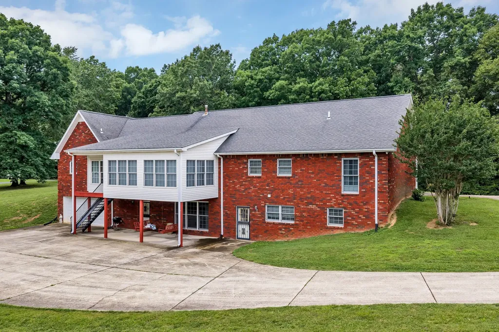 398 N Hummingbird Lane Dickson TN 37055