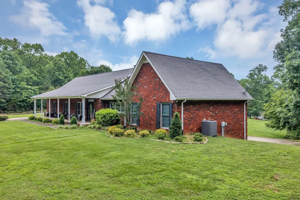 398 N Hummingbird Lane Dickson TN 37055