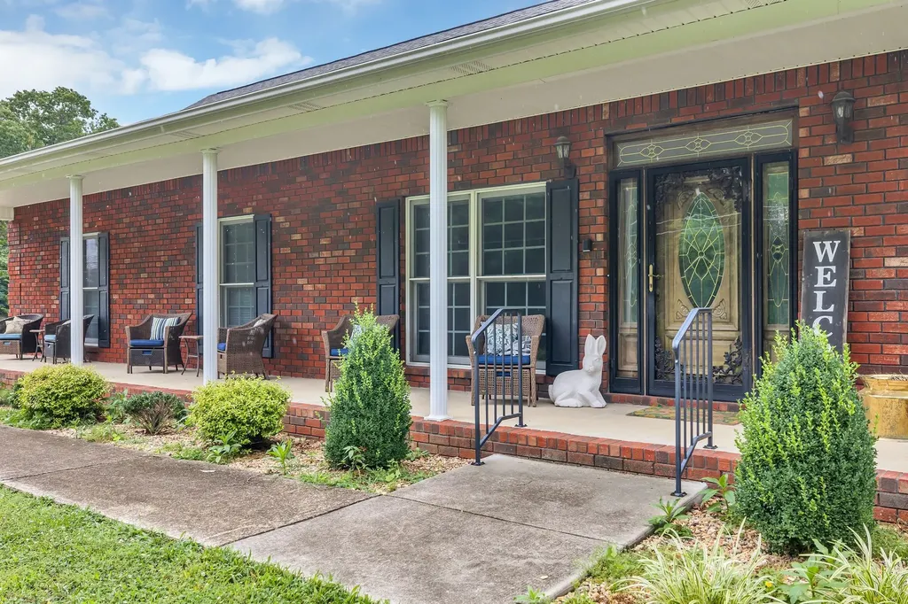 398 N Hummingbird Lane Dickson TN 37055
