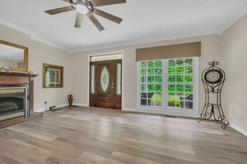 398 N Hummingbird Lane Dickson TN 37055