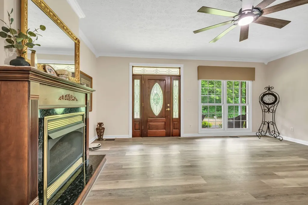 398 N Hummingbird Lane Dickson TN 37055