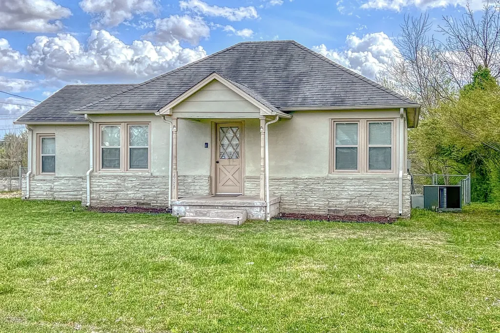 431 Elm Street Baxter TN 38544