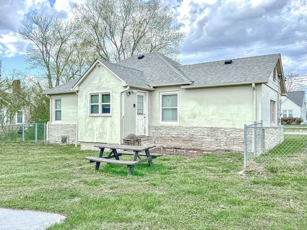 431 Elm Street Baxter TN 38544