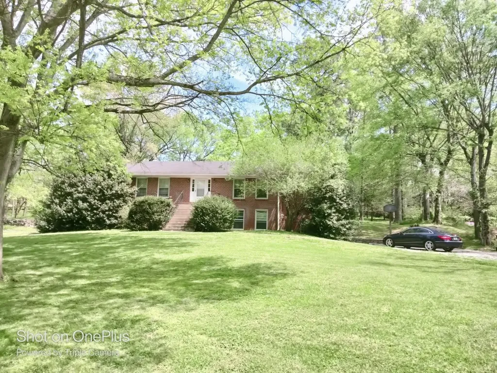 312 Shawnee Drive Columbia TN 38401