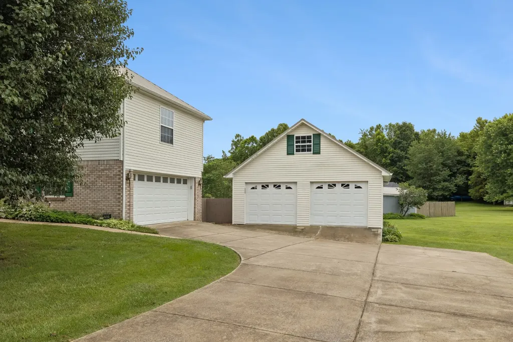 2501 Golden Pond Lane Spring Hill TN 37174