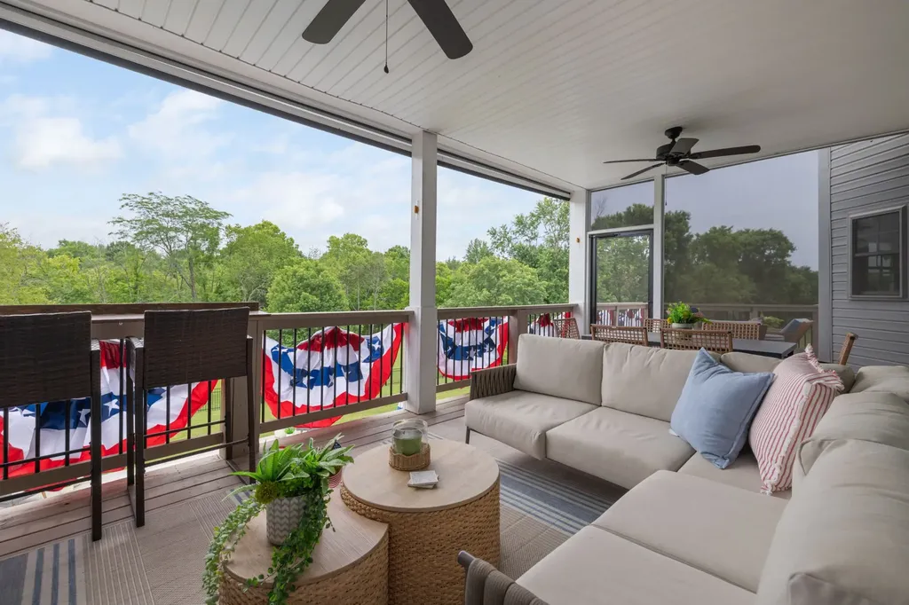 1915 Pointe Barton Drive Lebanon TN 37087
