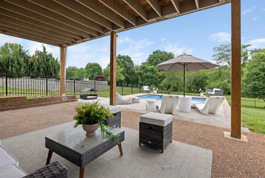 1915 Pointe Barton Drive Lebanon TN 37087