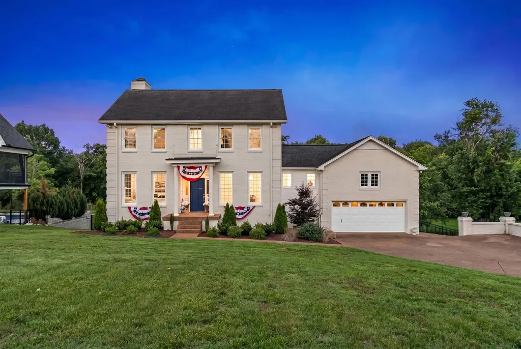 1915 Pointe Barton Drive Lebanon TN 37087