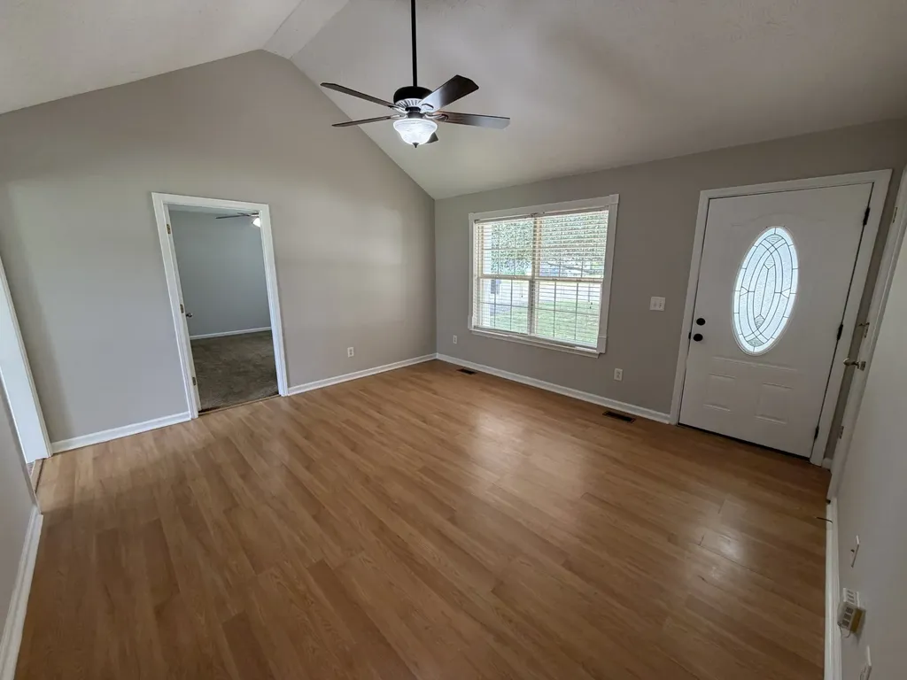 1976 Bishop Avenue Murfreesboro TN 37127