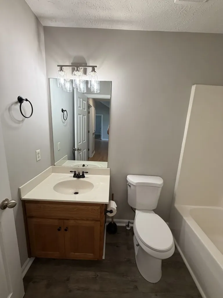 1976 Bishop Avenue Murfreesboro TN 37127