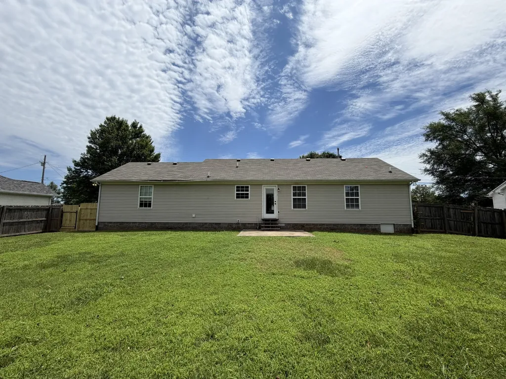 1976 Bishop Avenue Murfreesboro TN 37127