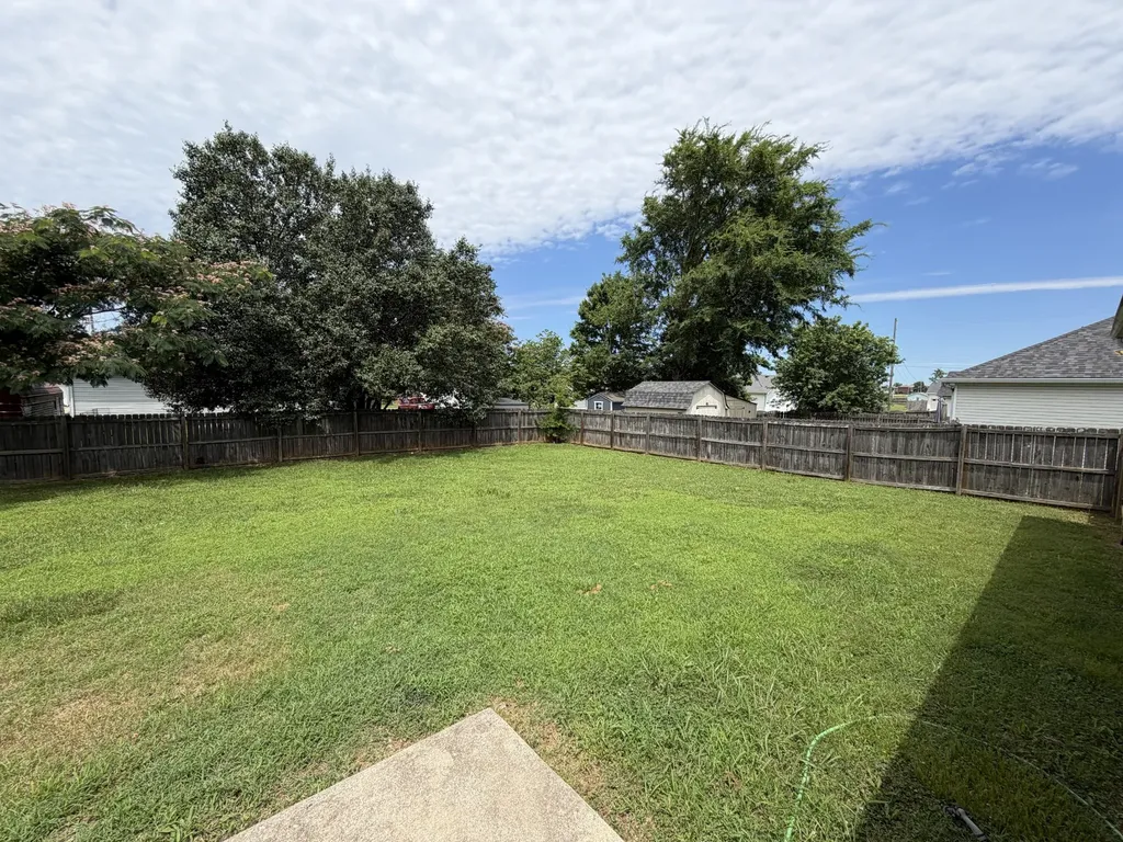 1976 Bishop Avenue Murfreesboro TN 37127