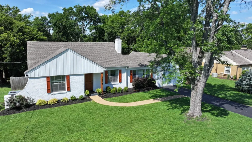 1207 Kenwood Drive Nashville TN 37216