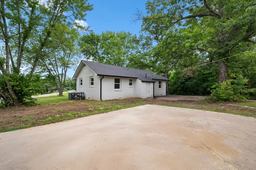 608 Zinnia Drive Clarksville TN 37042