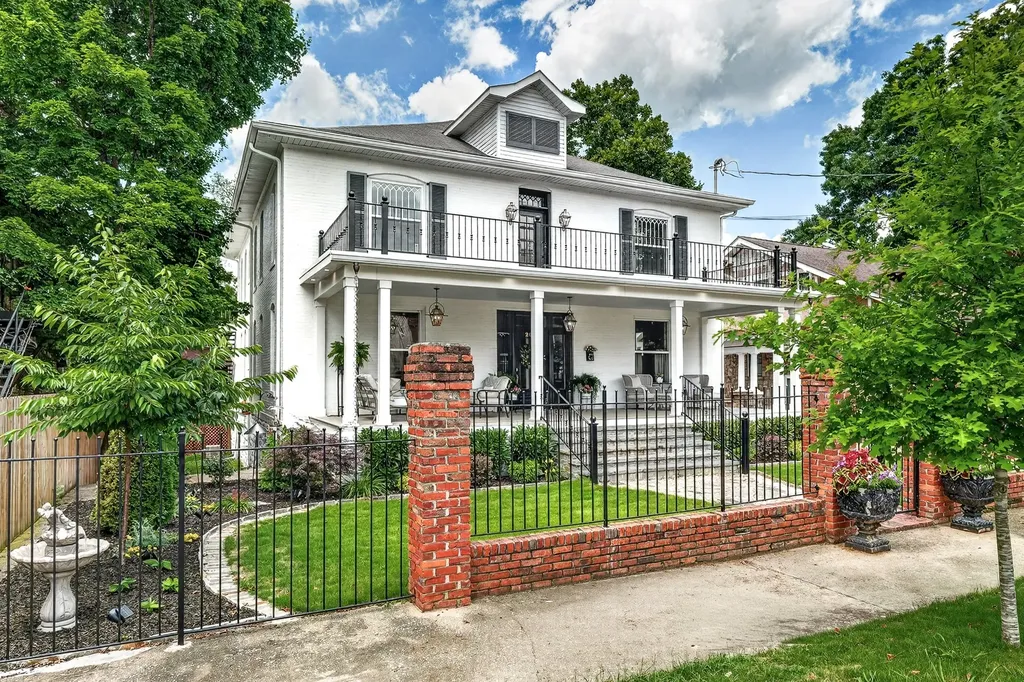 206 Main Ave, N Fayetteville TN 37334
